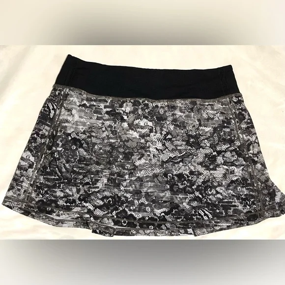 Lululemon Athletica Pace Rival Black and White Skater Skirt - Picture 2 of 8